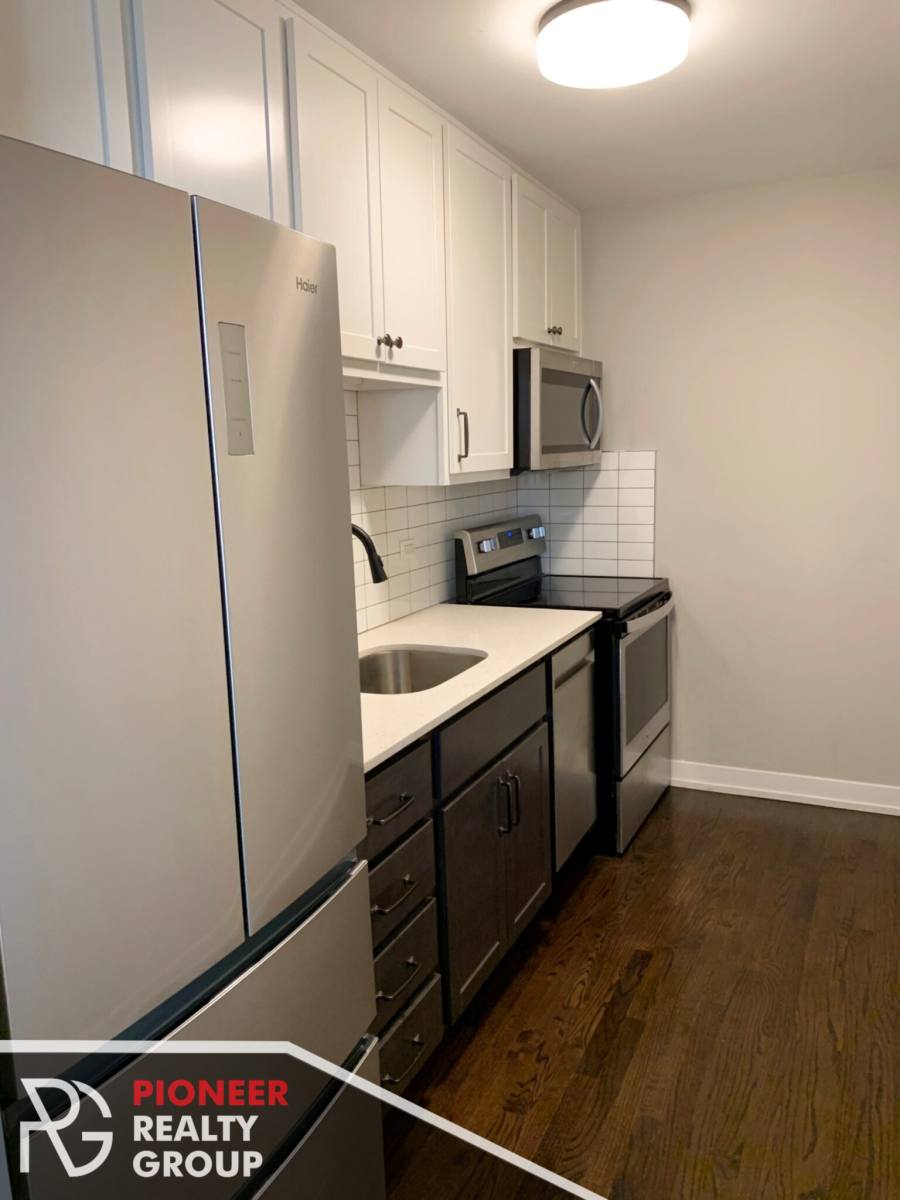 Apartment for rent at 5536 N Sheridan Rd, Chicago, IL 60640