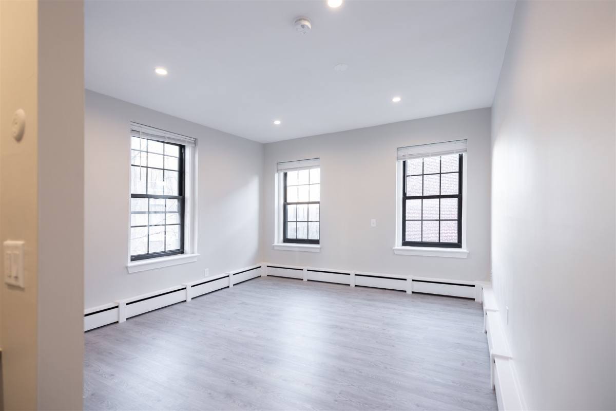 Apartment for rent at 158 Saint Botolph St, Boston, MA 02115