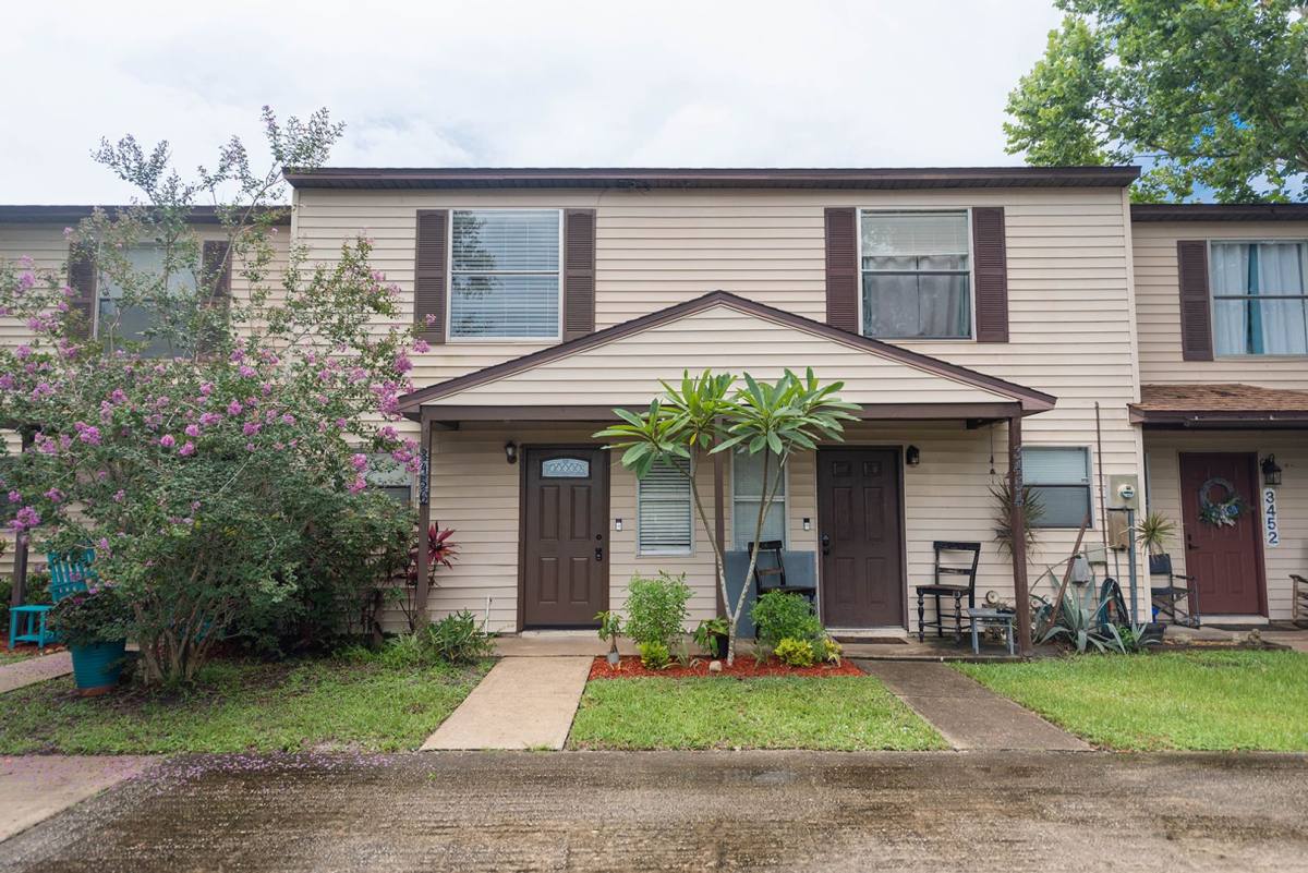 Townhouse for rent at 3456 Joe Murrell Dr, Titusville, FL 32780