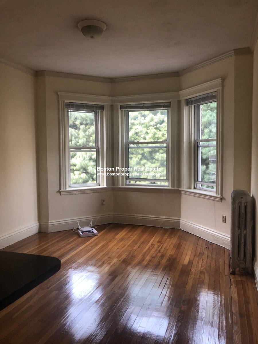 Apartment for rent at 109 Queensberry St #4, Boston, MA 02115
