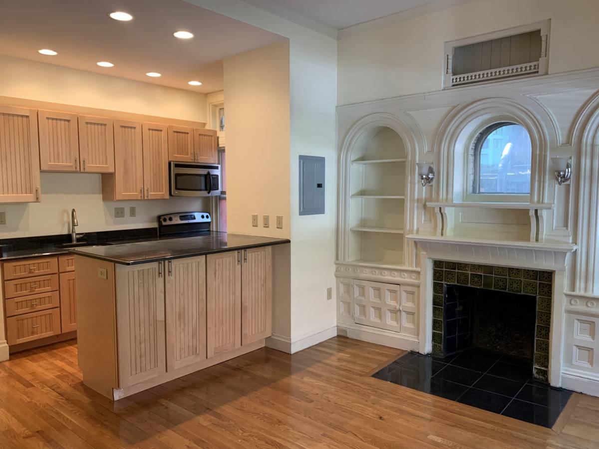 Apartment for rent at 195 Commonwealth Ave #1, Boston, MA 02115