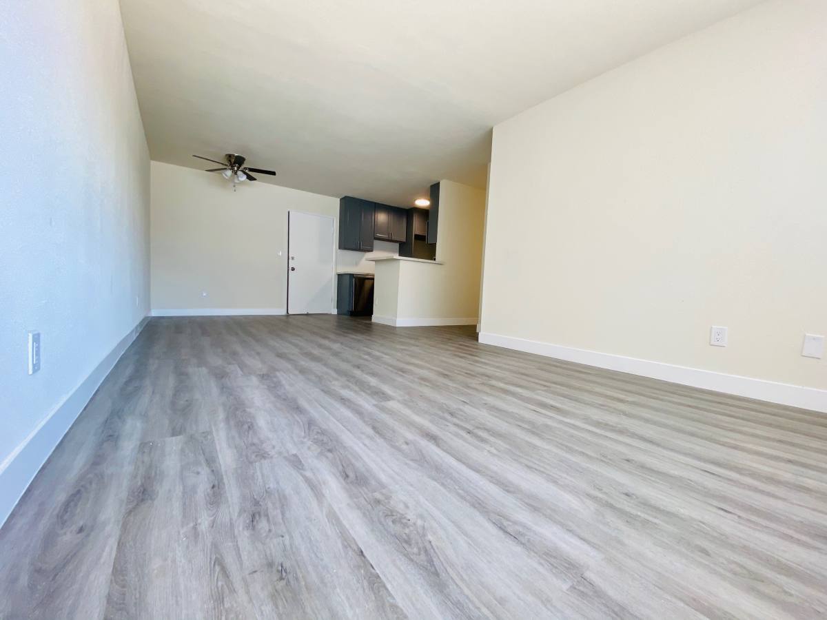 Apartment for rent at 6943 Hazeltine Ave #7, Van Nuys, CA 91405