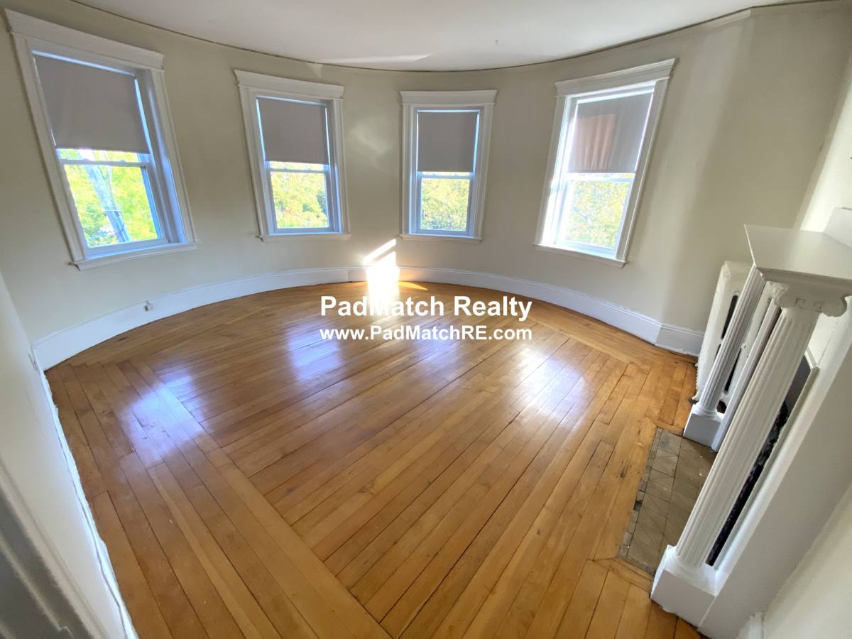 Apartment for rent at 1822 Beacon St #8, Brookline, MA 02445