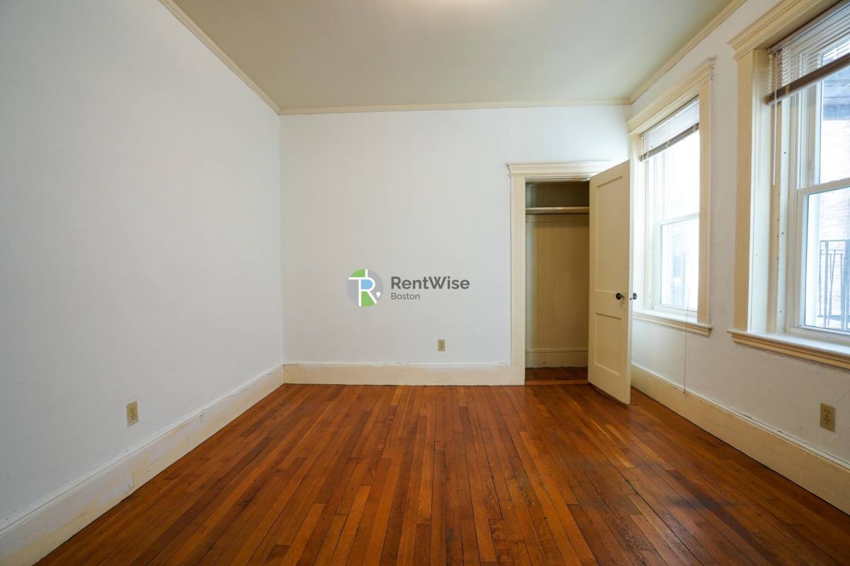 Apartment for rent at 24 Westland Ave #11, Boston, MA 02115