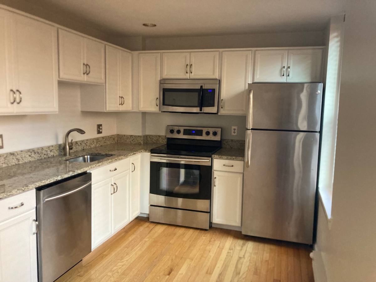 Apartment for rent at 38 Charter St #7, Boston, MA 02113