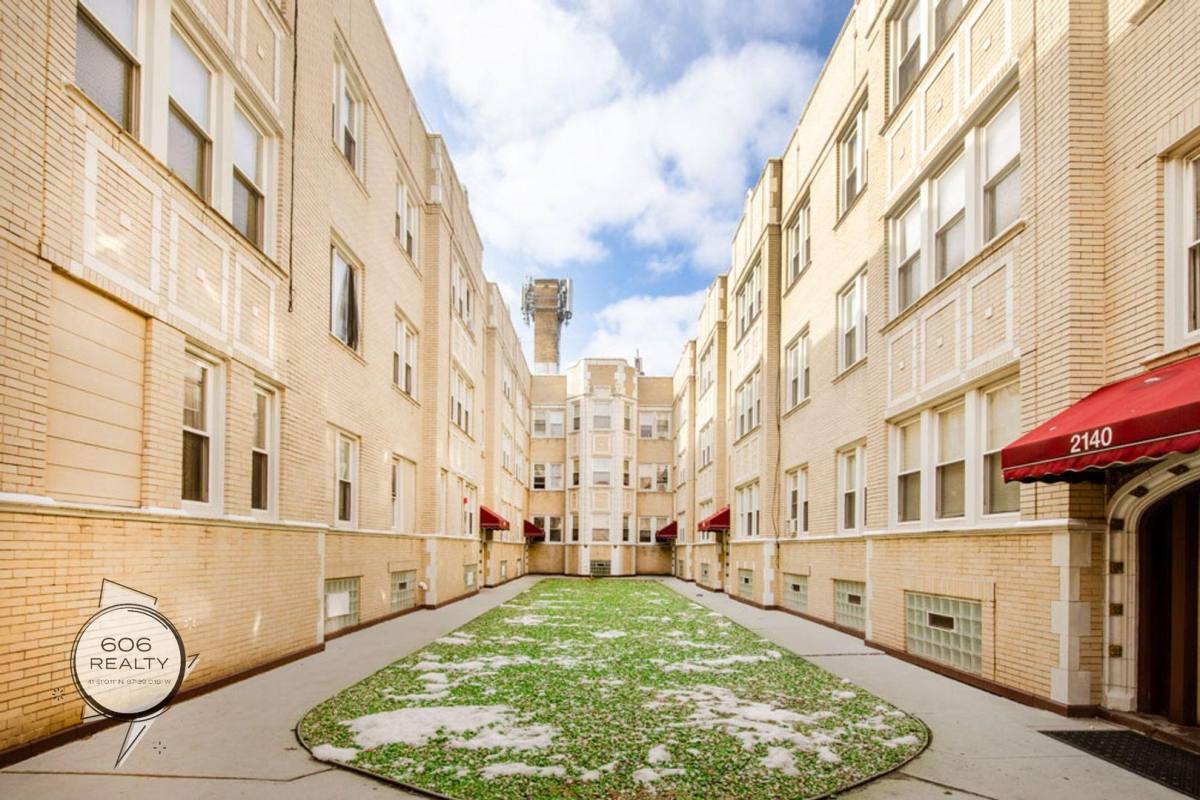 Apartment for rent at 2150 S Gunderson #337, Berwyn, IL 60402