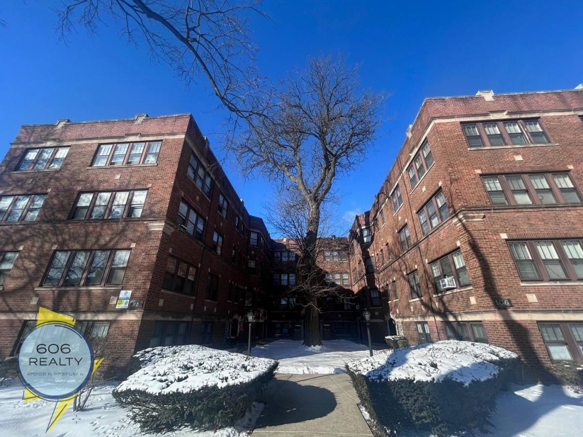 Apartment for rent at 106 Lincoln #1E, Riverside, IL 60546