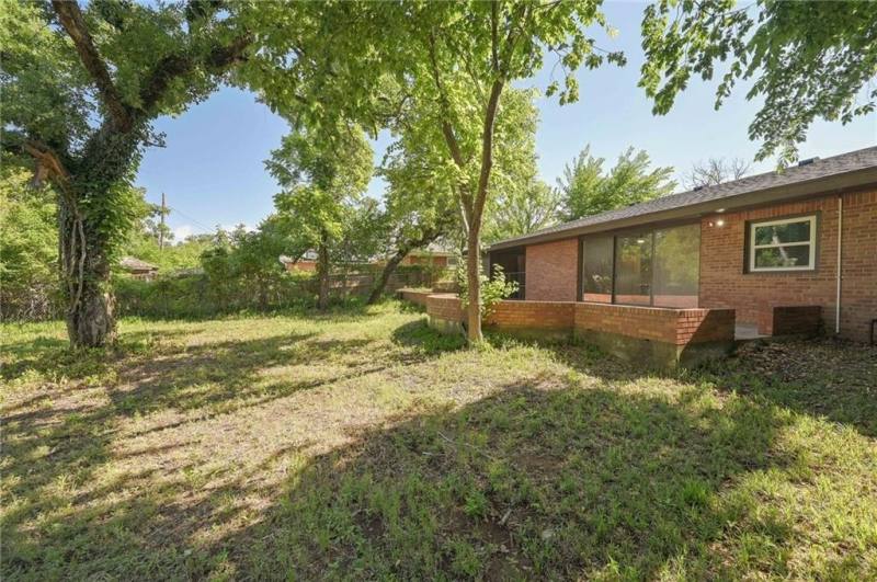 Apartment for rent at 4309 Woods Dr, Oklahoma City, OK 73111