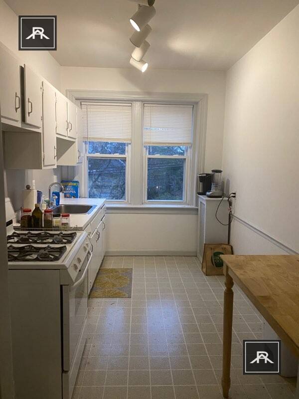 Apartment for rent at 57 Manchester Rd #6, Brookline, MA 02446