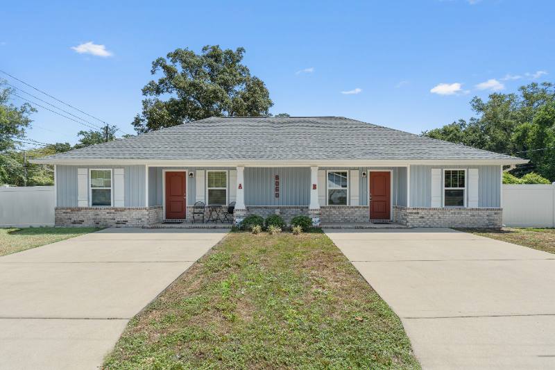 Townhouse for rent at 8060 Graves Rd, Pensacola, FL 32514