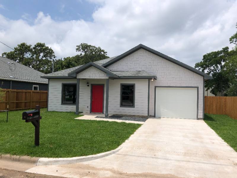 House for rent at 327 N Polk St, Giddings, TX 78942