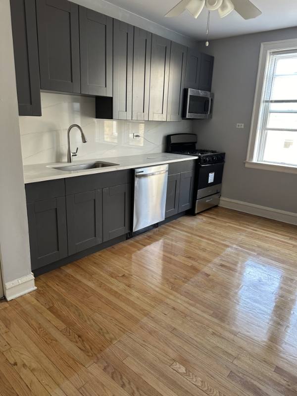 Apartment for rent at 5031 N Harding #3E, Chicago, IL 60625