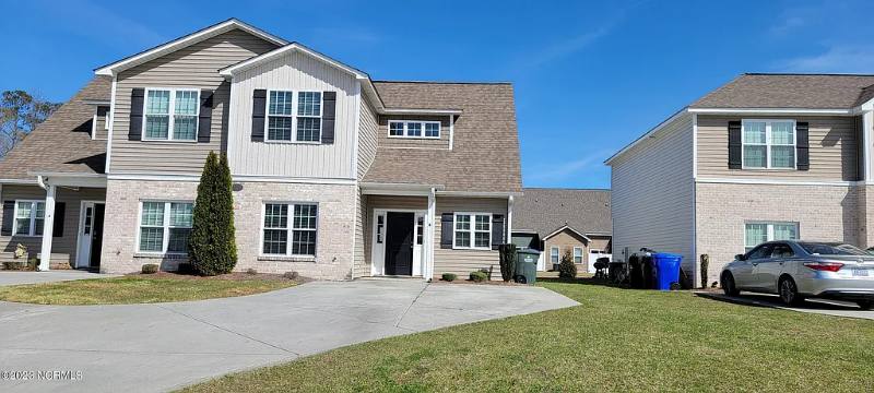 Townhouse for rent at 2408 B Chavis Dr, Greenville, NC 27858