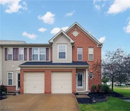 Townhouse for rent at 101 Yellowstone Court, Berea, OH 44017