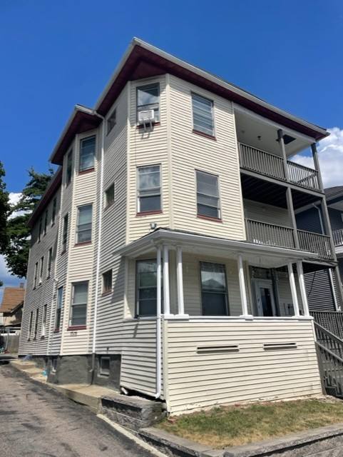 Apartment for rent at 7 Wyman St #1, Worcester, MA 01610