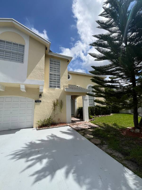 House for rent at 9995 NW 51 Terrace, Miami, FL 33178