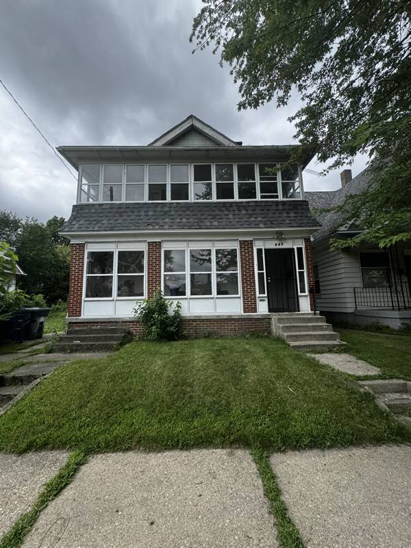 Apartment for rent at 645 Woodland Ave #2, Toledo, OH 43604