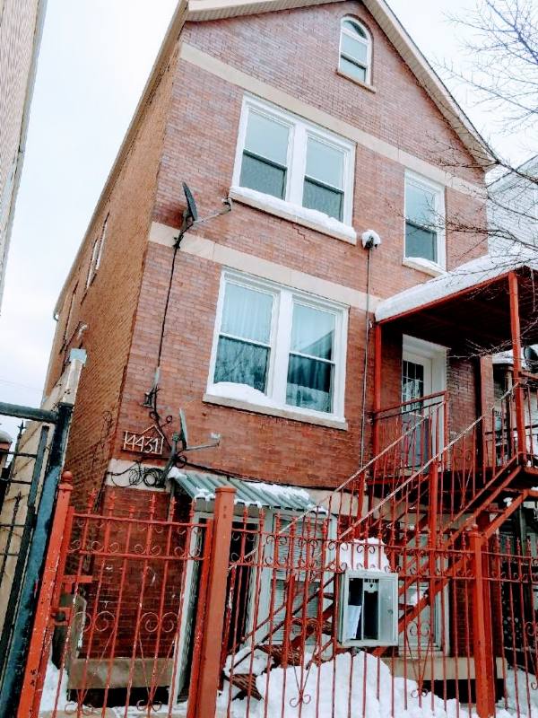 Apartment for rent at 4431 S Marshfiled Ave #3, Chicago, IL 60609