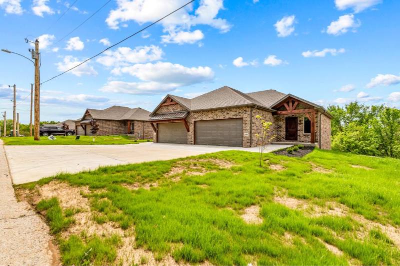 Apartment for rent at 100B Mills Rd, Nixa, MO 65714