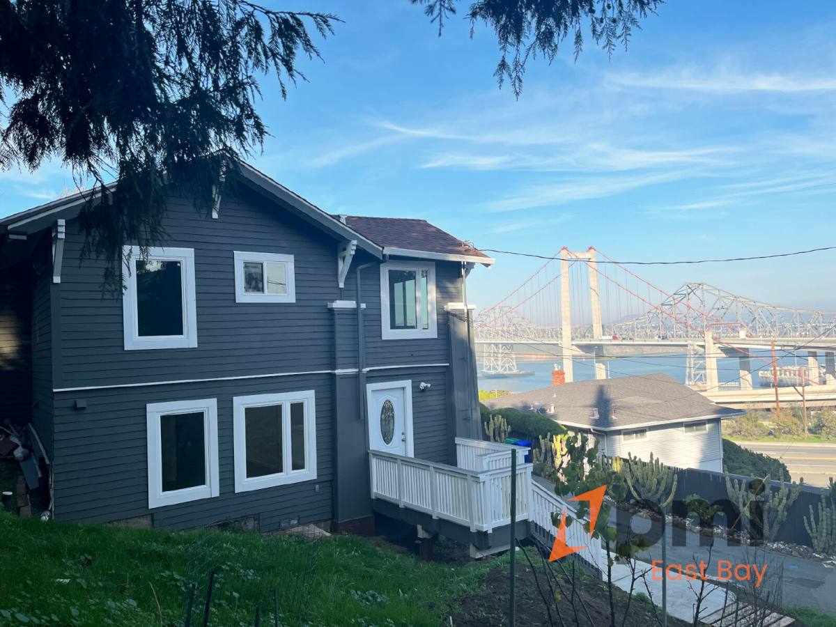 Apartment for rent at 303 Virginia St #B, Crockett, CA 94525