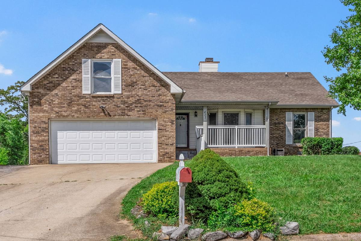 House for rent at 621 Fallbrook Lane, Clarksville, TN 37040