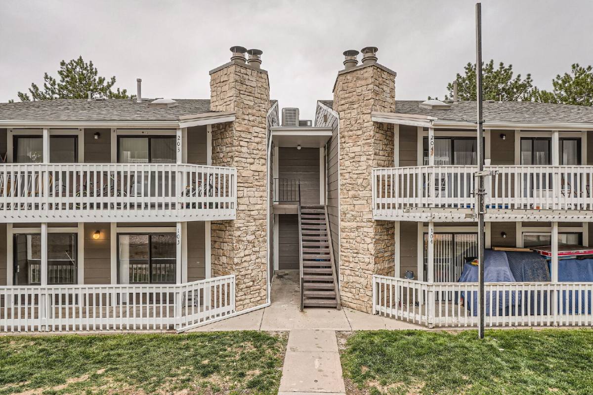 Condo for rent at 18043 E Ohio Ave #103, Aurora, CO 80017