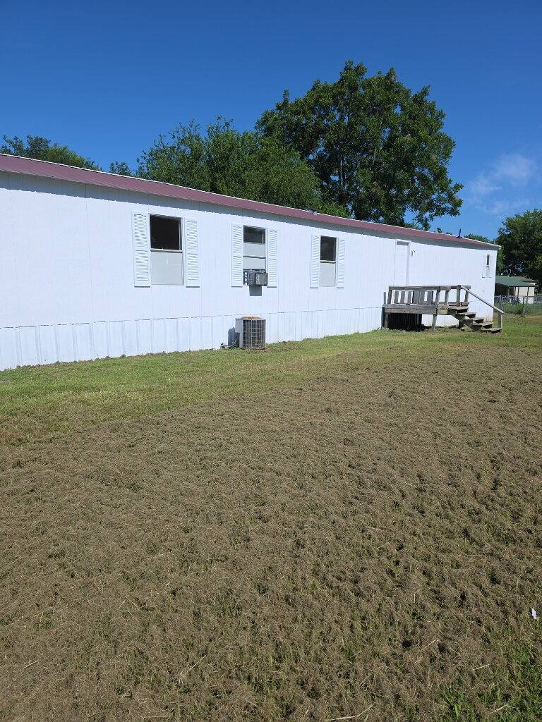 House for rent at 305 W Dixieland Ave, Porter, OK 74454