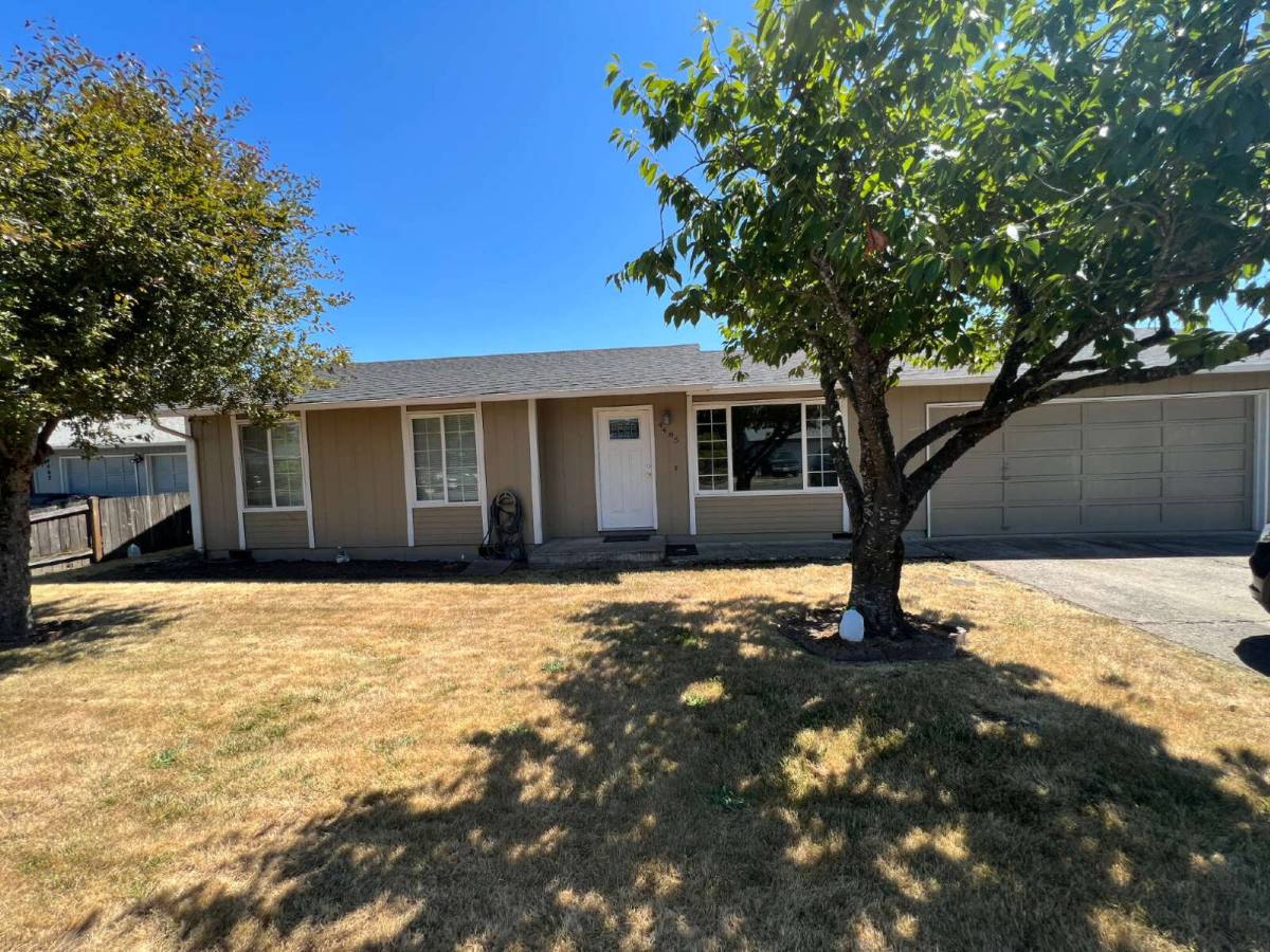 House for rent at 4465 Hilton Dr, Eugene, OR 97402