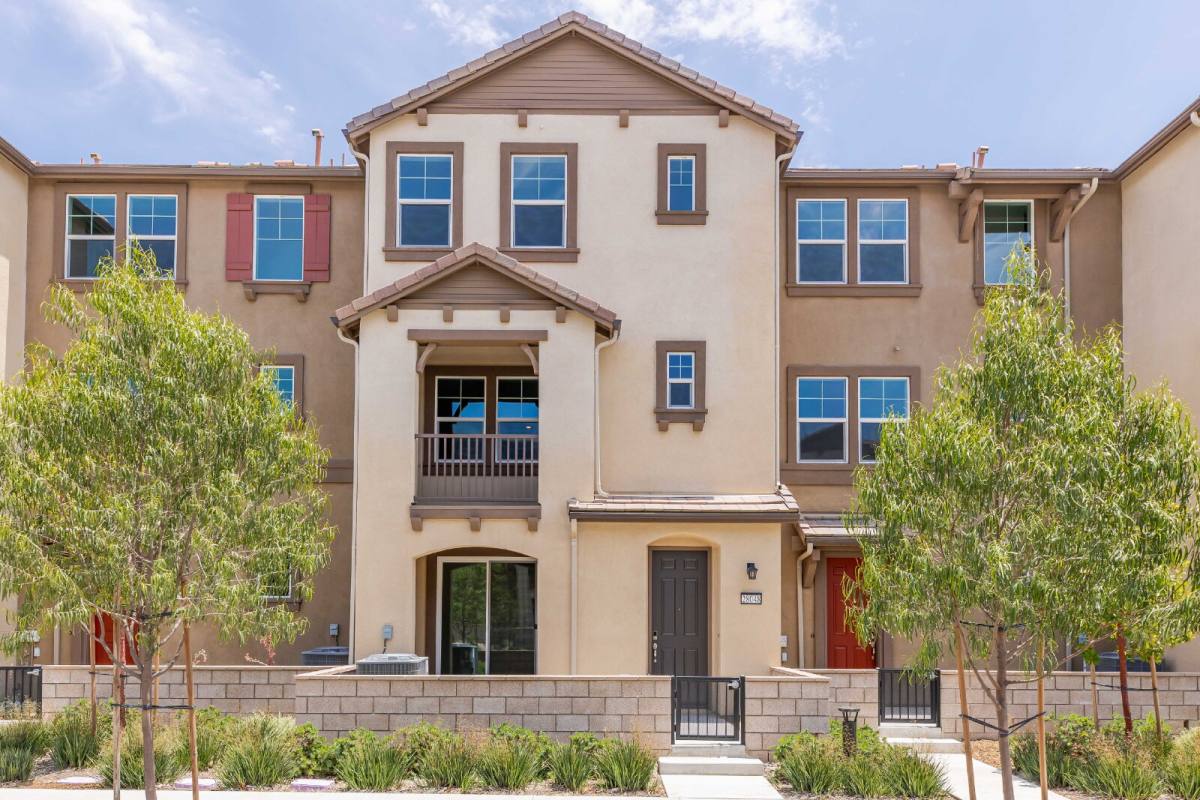 House for rent at 28048 Oakdale Dr, Temecula, CA 92591