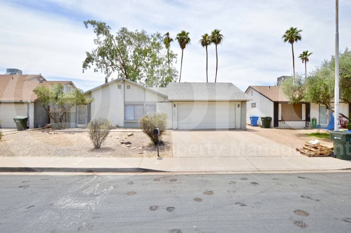House for rent at 4265 E Vineyard Rd, Phoenix, AZ 85042