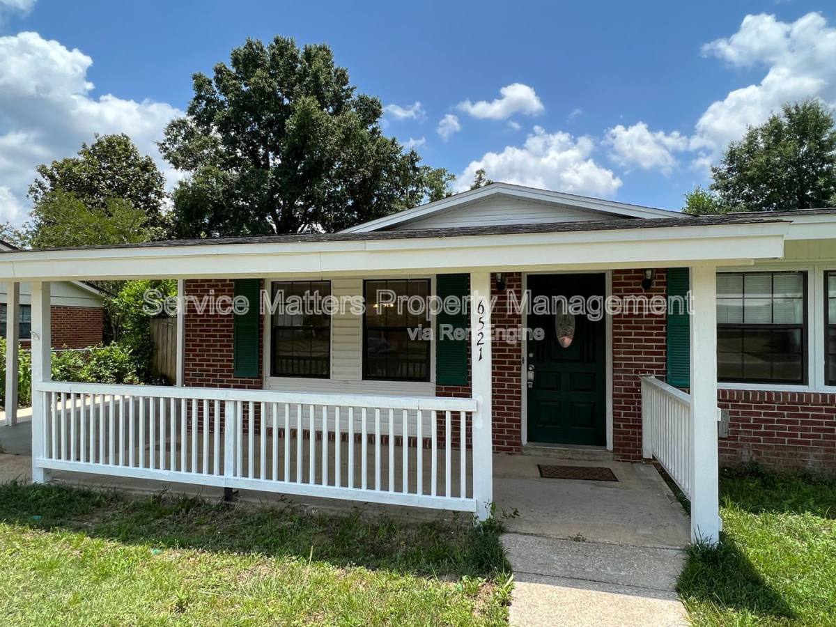 House for rent at 6521 College Dr, Milton, FL 32570