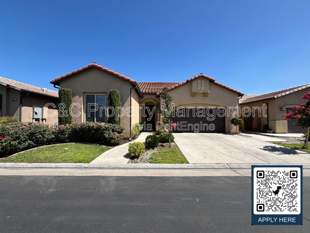House for rent at 5967 E Via Peccio Dr, Fresno, CA 93727