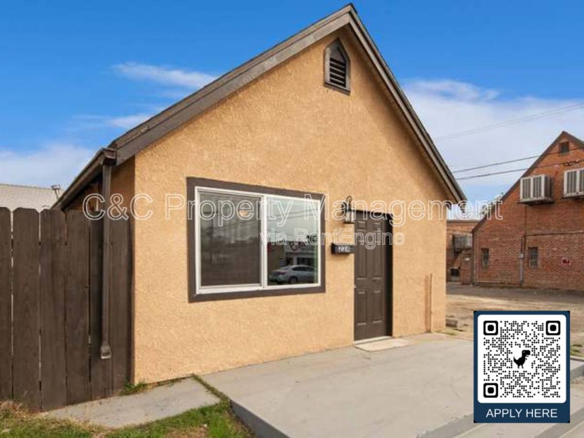 Townhouse for rent at 224 N Maple Ave, Fresno, CA 93702