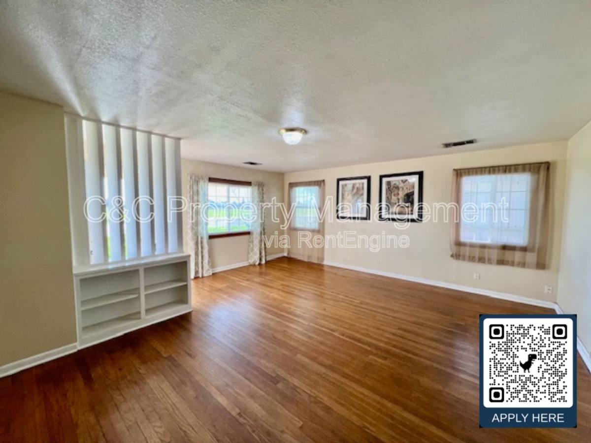 House for rent at 1720 Cherry Ave, Sanger, CA 93657
