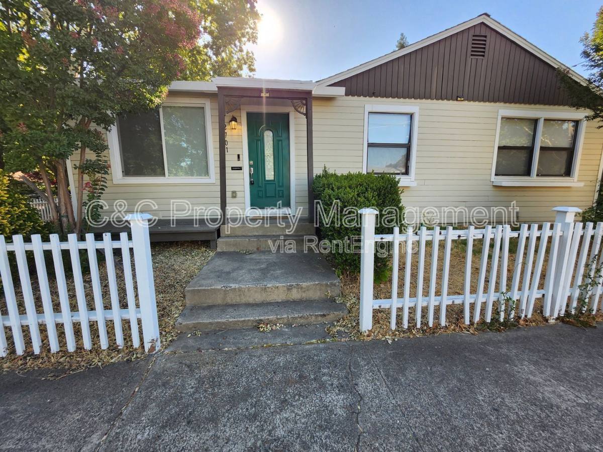 House for rent at 2701 42nd St, Sacramento, CA 95817