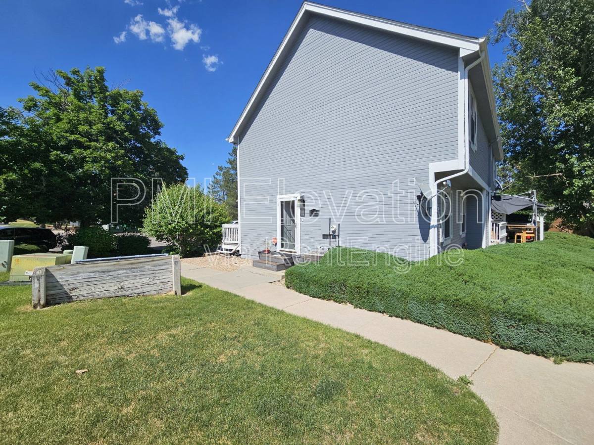 Townhouse for rent at 4132 S Richfield Way, Aurora, CO 80013