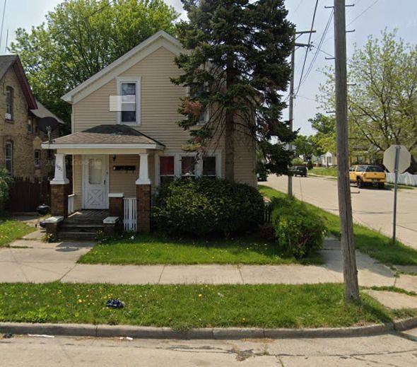 Apartment for rent at 1021 English St, Racine, WI 53402