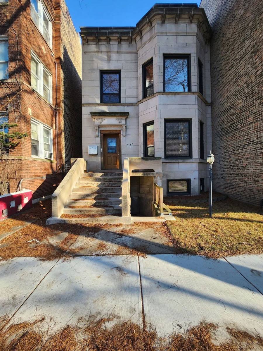 House for rent at 6147 S Drexel Ave #2, Chicago, IL 60637
