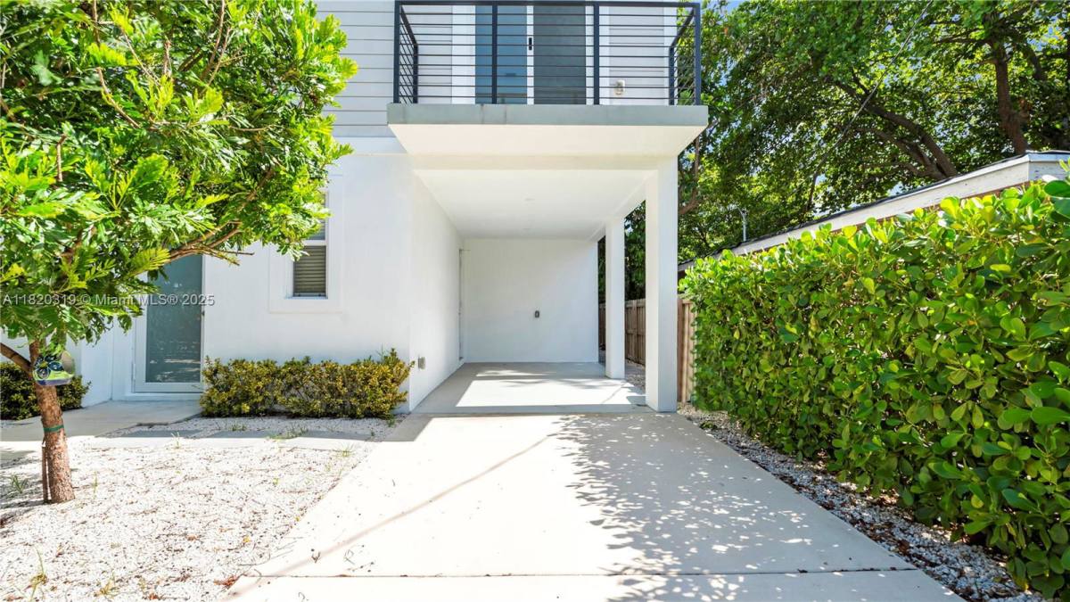 House for rent at 3823 Thomas Ave, Miami, FL 33133