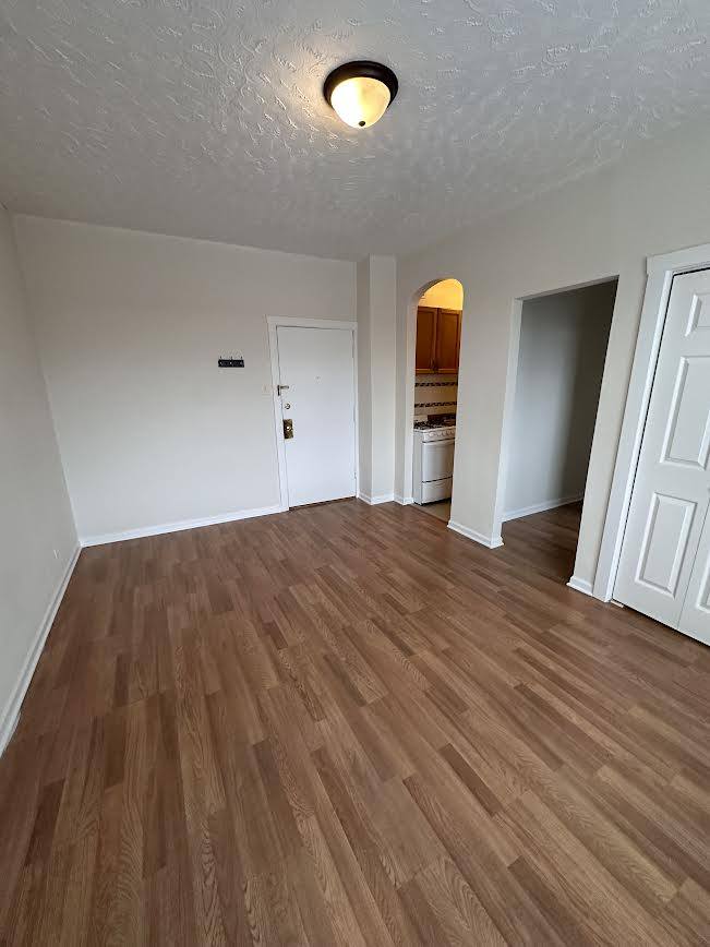 Apartment for rent at 839 W Sheridan Rd, Chicago, IL 60613
