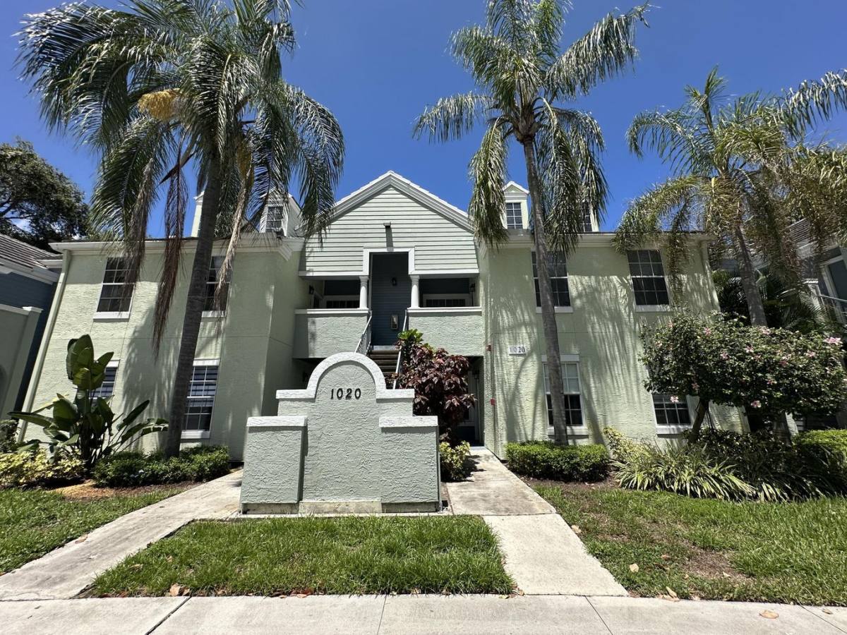 House for rent at 1020 Crystal Way, Delray Beach, FL 33444