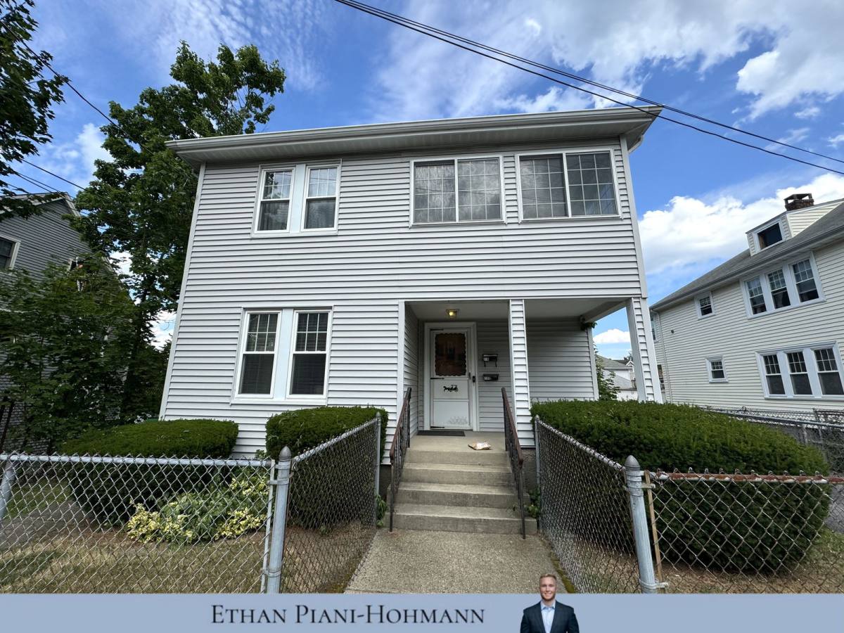 Apartment for rent at 108 Dalby St, Newton, MA 02458