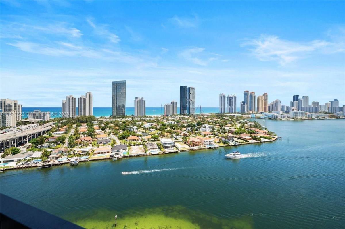 Condo for rent at 19101 Mystic Pointe Dr #2509, Miami, FL 33180