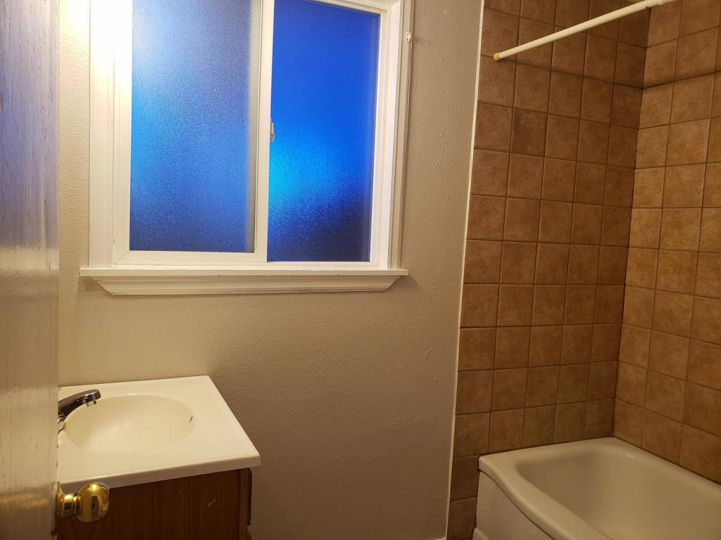 1420 Chester St, Aurora, CO 80010
