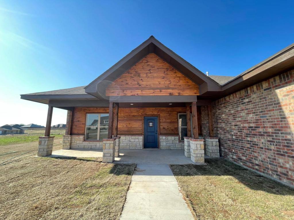 House for rent at 4231 Mesa Dr, Elgin, OK 73538