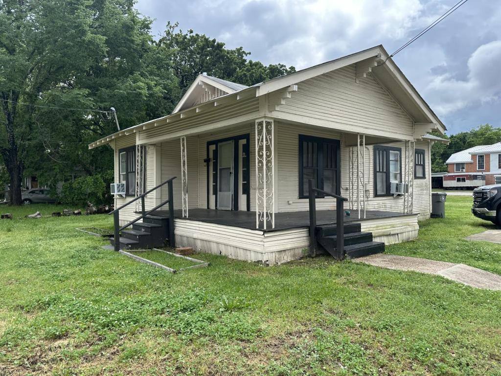 House for rent at 441 Martin Luther King Dr, Lufkin, TX 75904