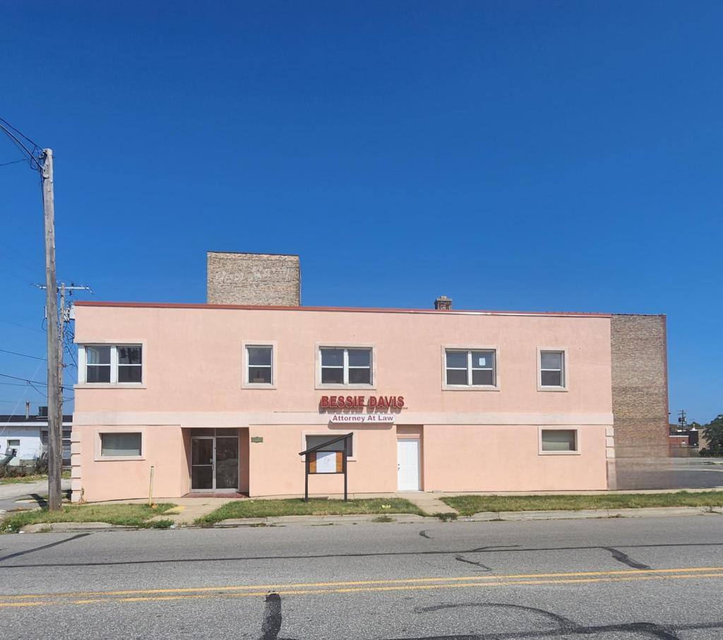 Apartment for rent at 26 E 15th Ave, Gary, IN 46407