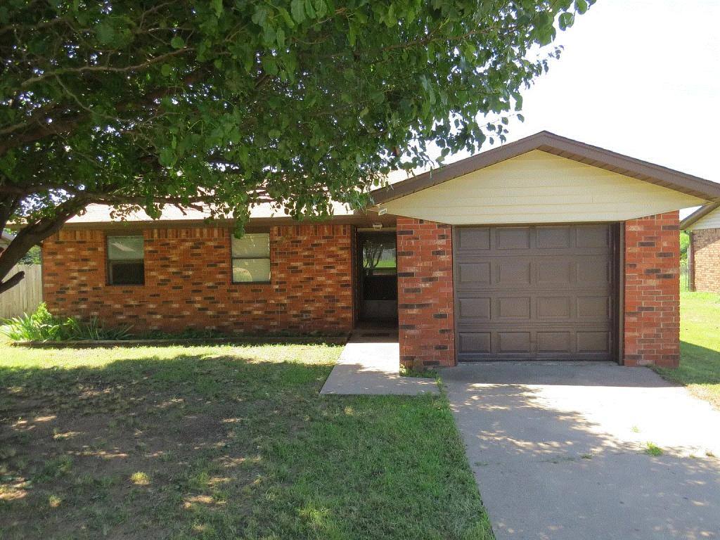 House for rent at 2317 7th St, Prague, OK 74864