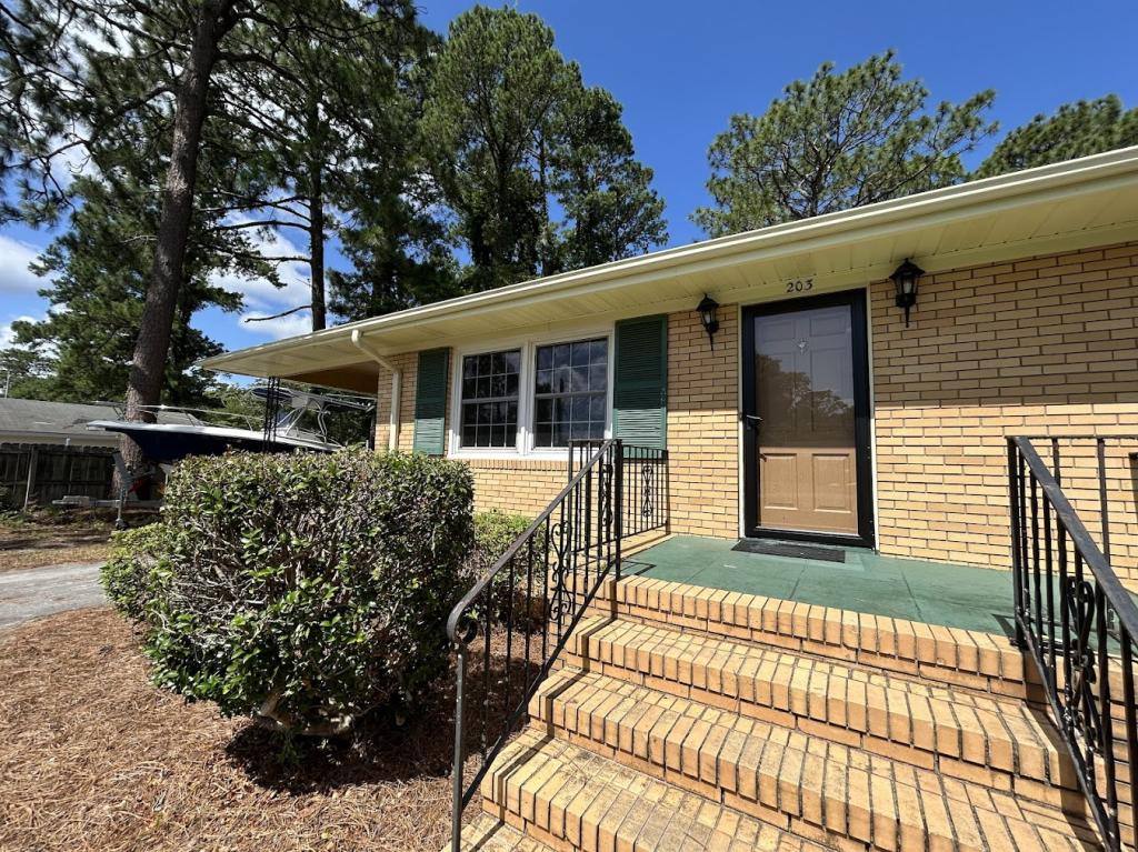 House for rent at 203 Oak Leaf Dr, Wilmington, NC 28403