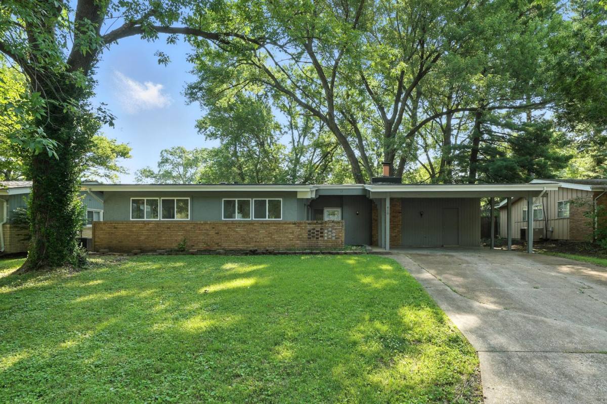 House for rent at 410 Allen Dr, Florissant, MO 63033